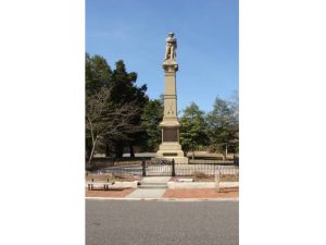 DAR Monument at Chestnut Neck
