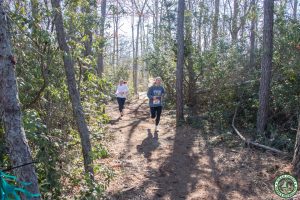 two female runners at 5k
